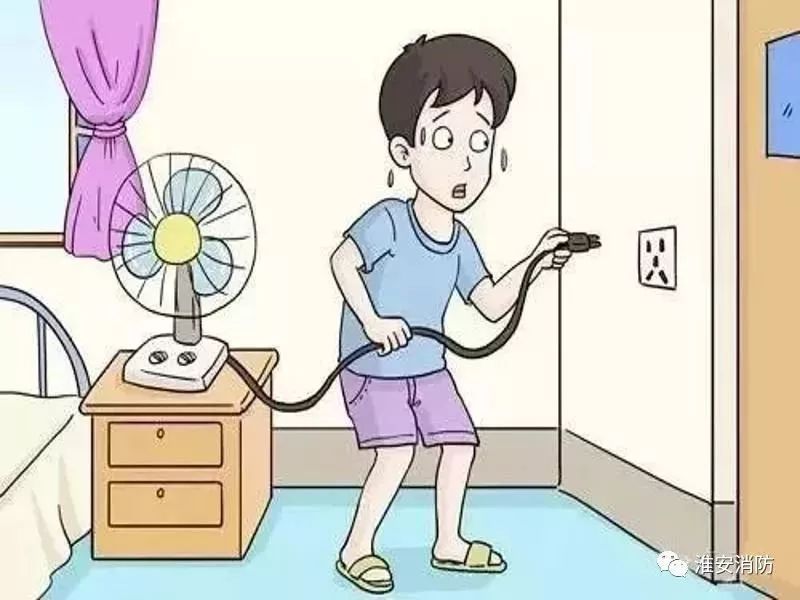 正在做饭家里插线板着火了怎么办,插线板起火的原因和处理方法