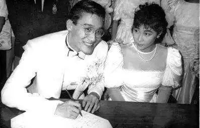 没出息电影片段,别人眼里的梁家辉