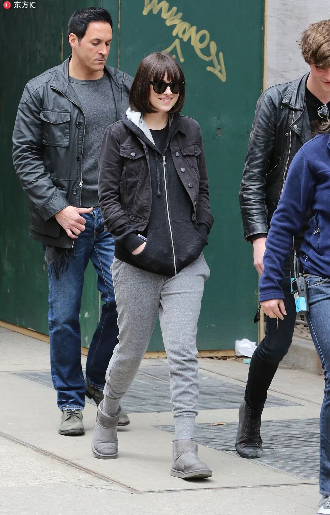 半筒靴女冬加绒毛毛鞋,毛毛靴运动女网红爆款