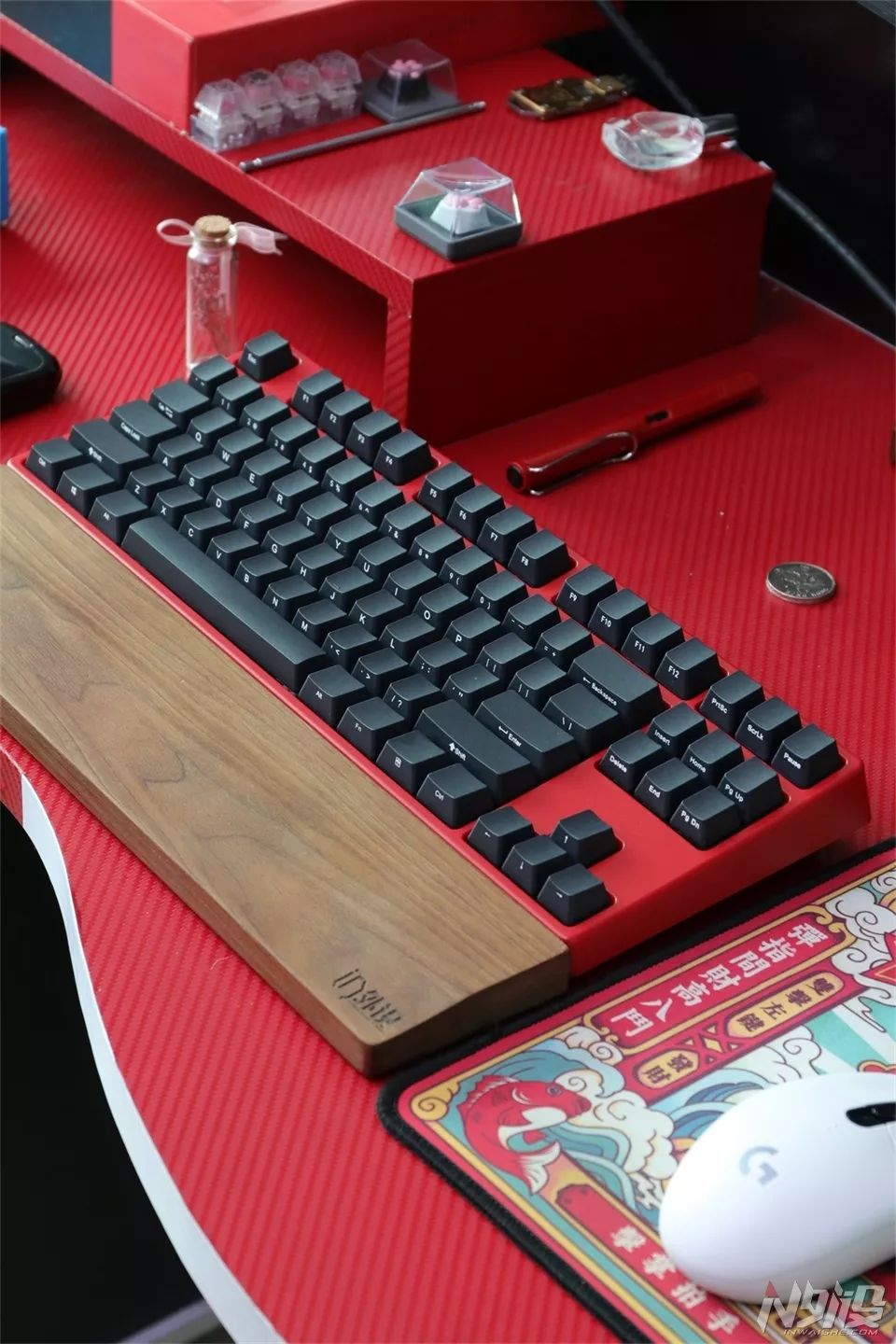 一千以内外设三件套,一千左右的全套外设