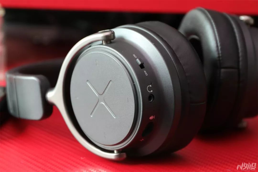 一千以内外设三件套,一千左右的全套外设