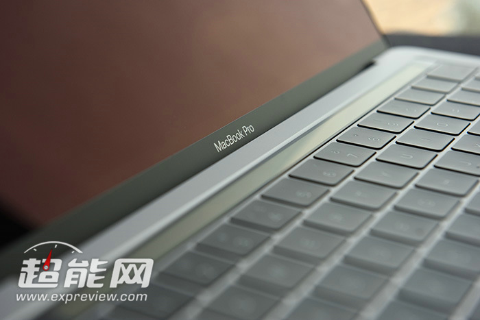 苹果macbookpro屏幕通病,苹果macbookpro外屏碎了