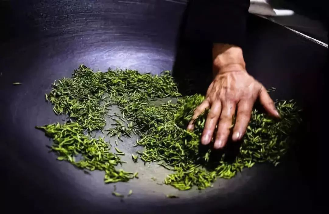 遭质疑的小罐茶,凭什么狂卖20亿,拿下茶叶品牌第一?