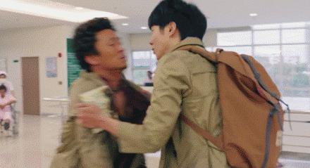 室友帮我把卫生棉条塞进去了……