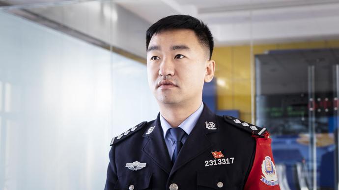 生死关头救自己还是救他人,生死时刻谁放了红军一条生路