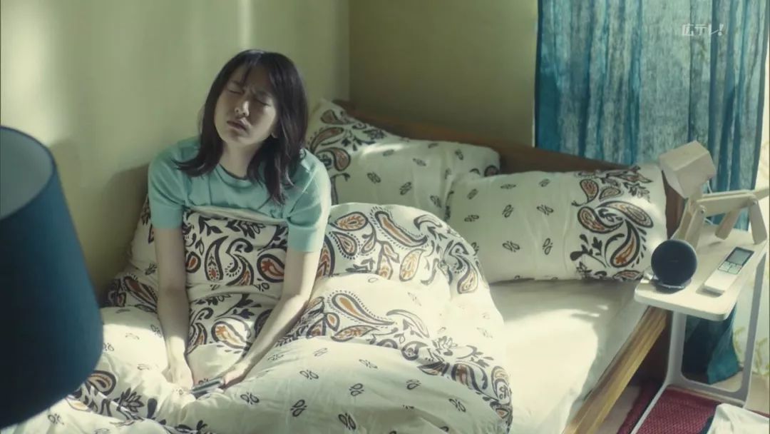 荒木经惟镜头里的许晴,许晴快50岁了日常生活照还这么美