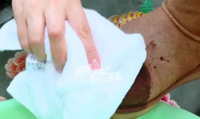 白色雪地靴染色,雪地靴改色需要多少钱