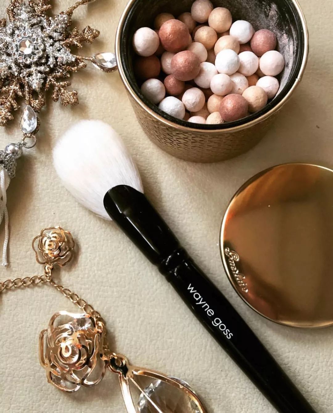 新年礼盒彩妆哪个最值,分享一下年度爱用平价绝美彩妆