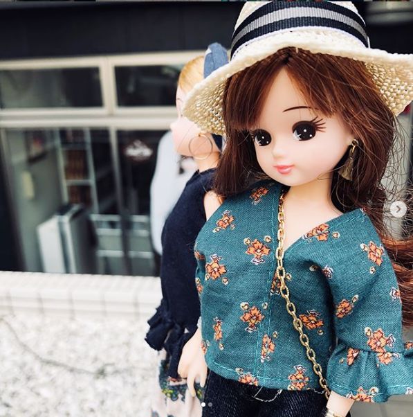 火爆ins的美妆娃娃穿搭日常，承认吧，你的衣服还没一个玩偶多！