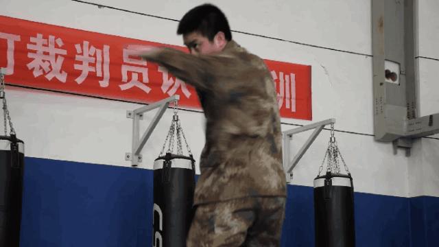 军队搏击视频教学,帅气威武的教官