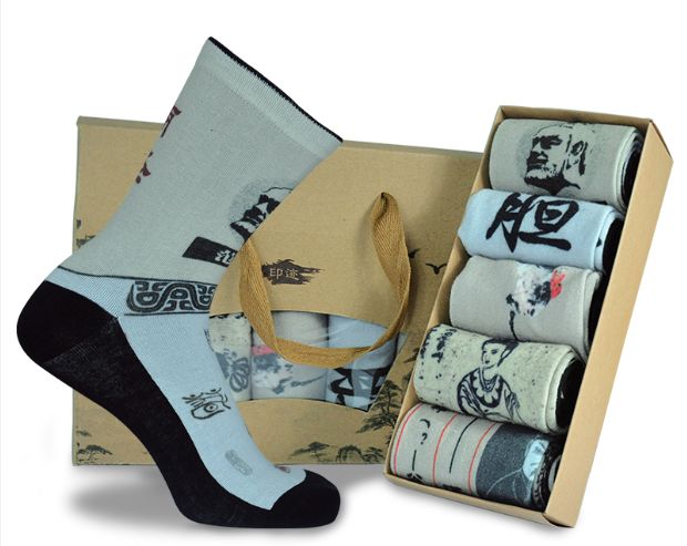 「袜艺」新年战衣少不了的配饰,这些诸暨产的“中国风”考虑下