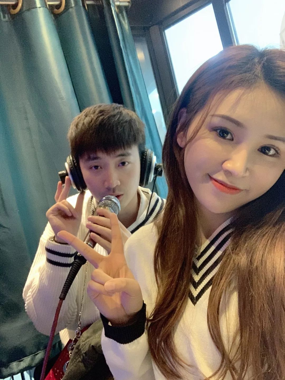 我和男朋友的服装对比,与闺蜜男朋友穿情侣装