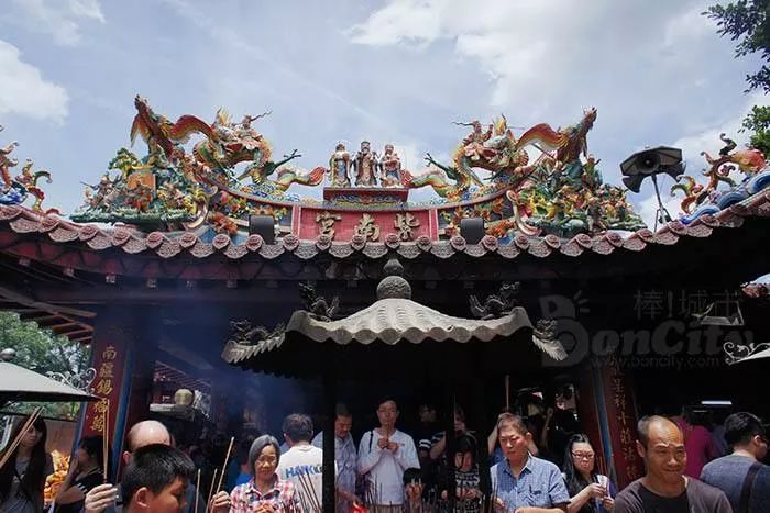 现在的台湾人过春节吗,台湾过年为什么这么热闹