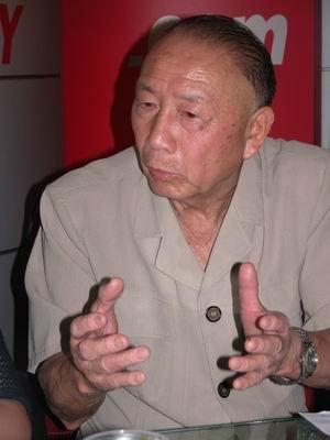 一代传奇谢幕一路走好,一代传奇终落幕前路成败未可知