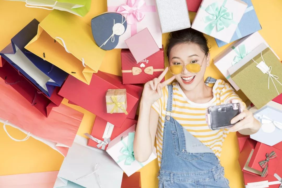 朋友圈自恋众生相：活在自拍里的人