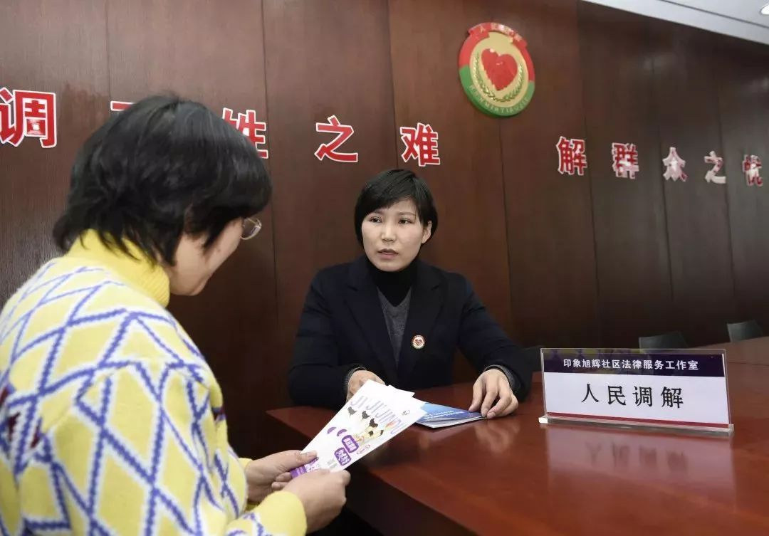 老娘舅85后男生从小尝尽辛酸,最美的老娘舅