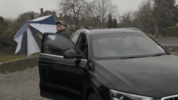 厉害了！这把伞一键自动开收伞，能抗8级大风