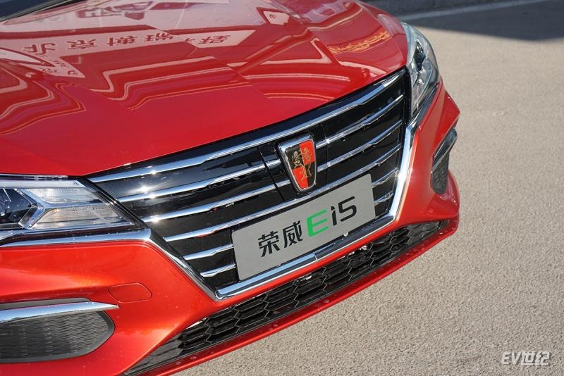 荣威ei5新能源纯电动车,全新纯电休旅车荣威ei5有话说