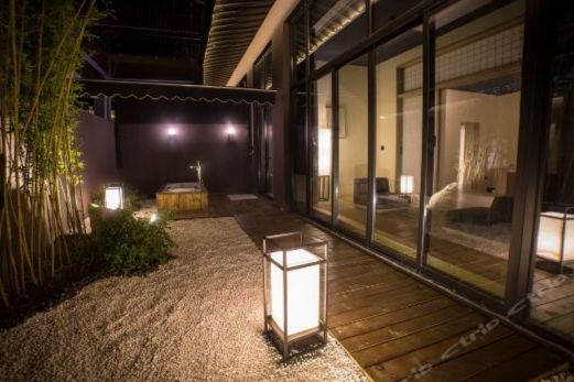 躲入小楼成一统,躲进小楼成一统的含义