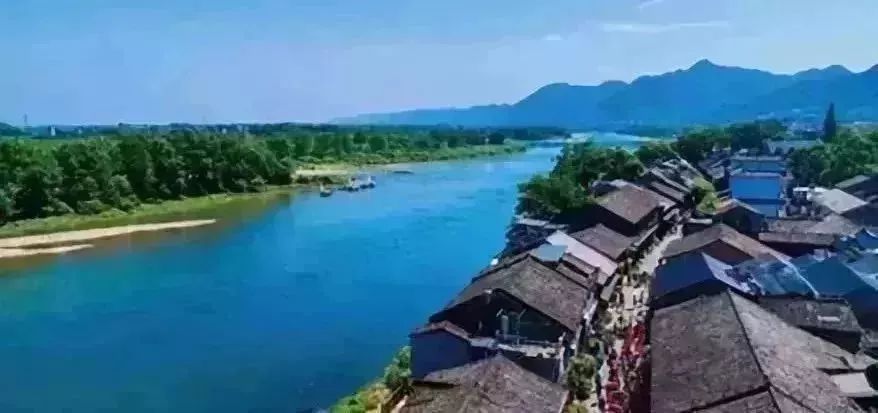 向劳动模范们致敬,向全国所有的劳动模范致敬