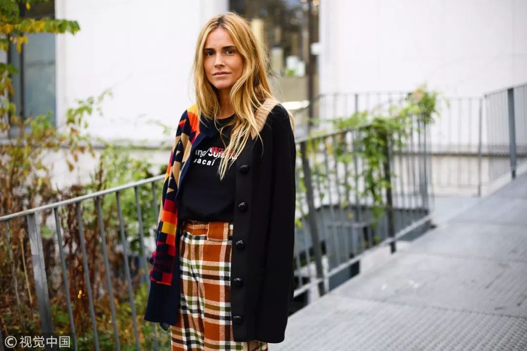 明星穿高级感针织开衫,明星同款街拍针织开衫