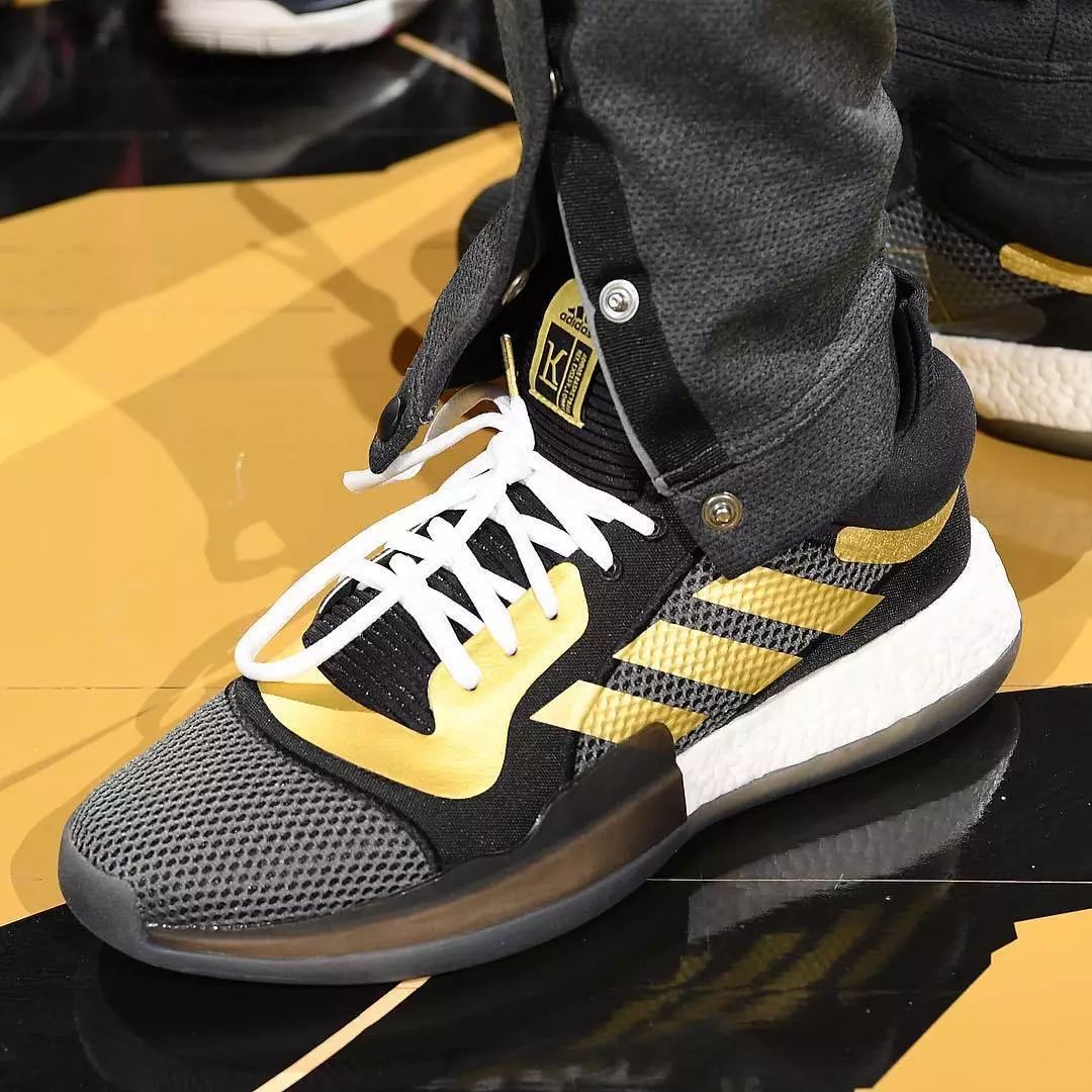 今日球鞋上脚一览aj11,耐克和lpl联名的鞋