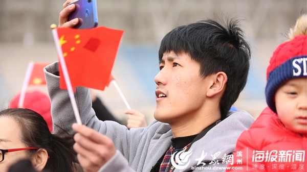 山东栖霞快闪我和我的祖国,千人大合唱快闪我和我的祖国