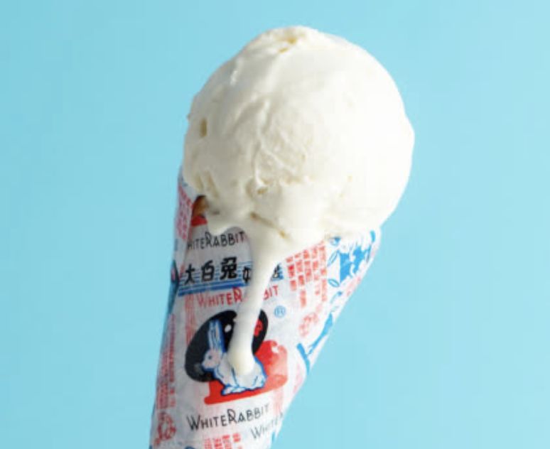 大白兔出冰激凌了？！当中国人为猫爪杯抢破头时，美国在抢冰激凌