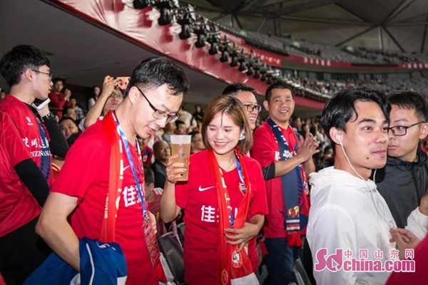 青岛啤酒节超燃开幕式,青岛超精彩啤酒