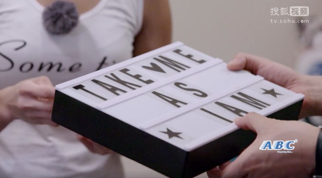 罗拉是最美搬运工吗,香港最美搬运工罗拉结婚没