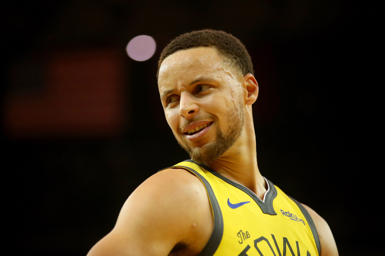 【键盘侠】库里开始戴隐形眼镜|真·日天模式即将开启?