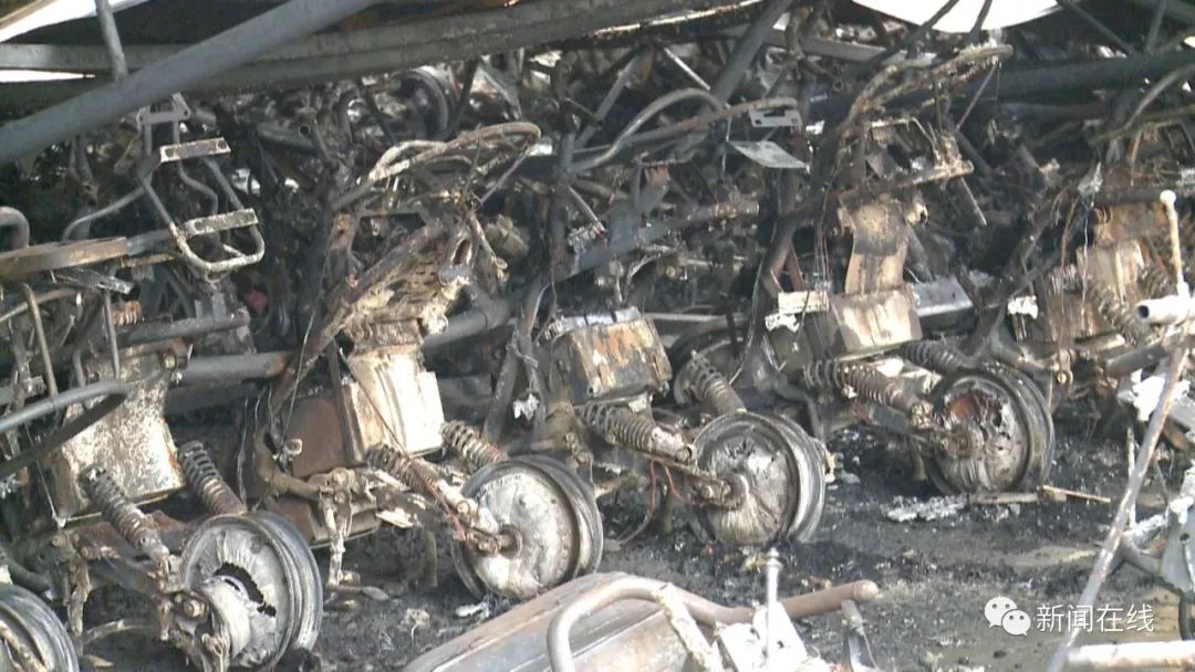 电动车棚引发火灾,电动车棚突发大火