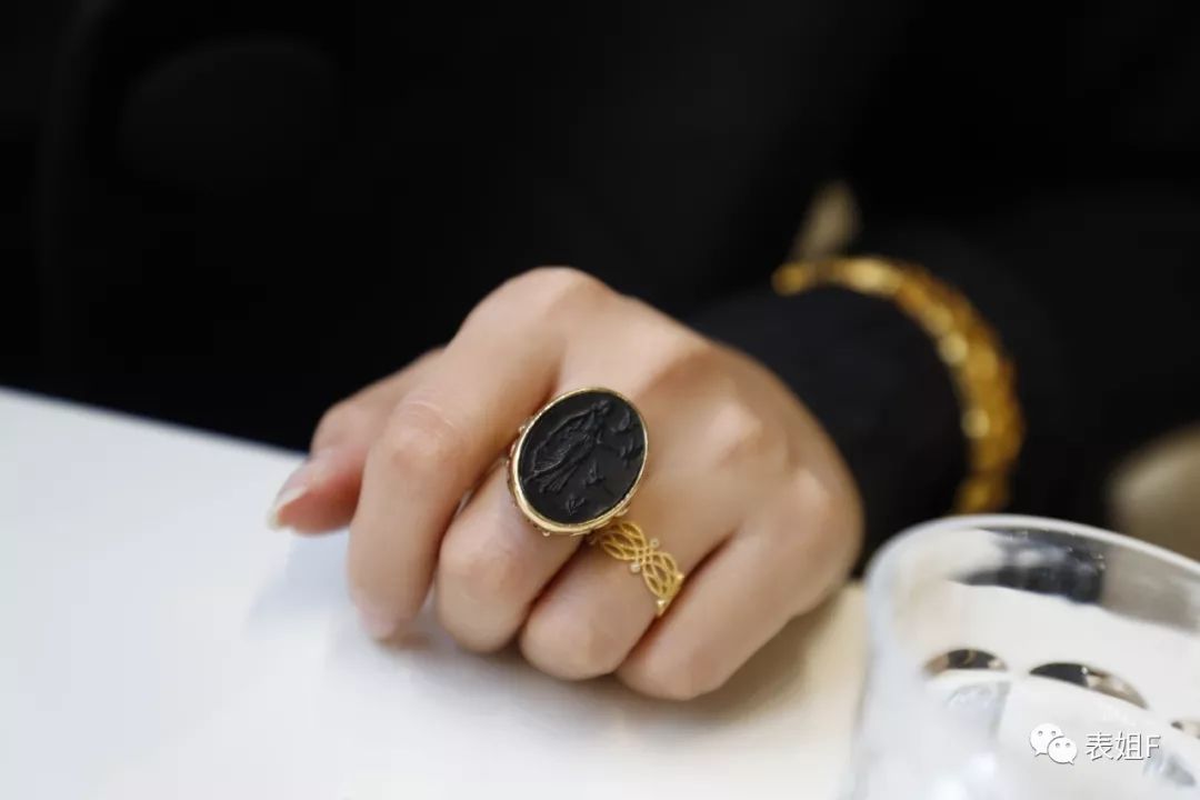 配饰年轻有气质,配饰发展大致分为几个阶段