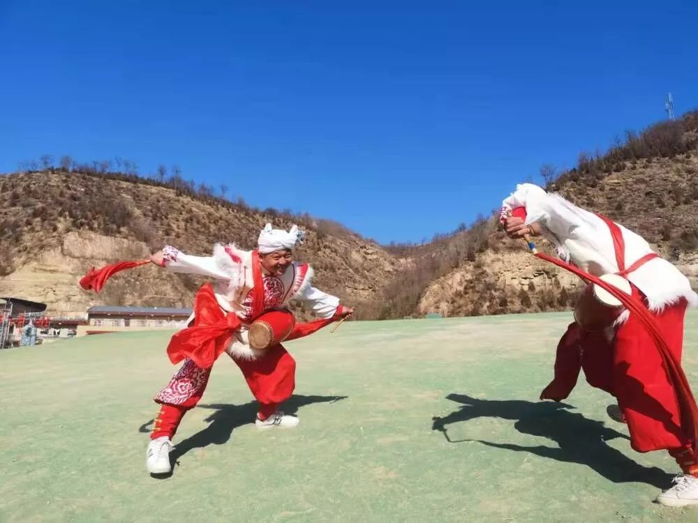 震天撼地的安塞腰鼓打出奋斗精气神
