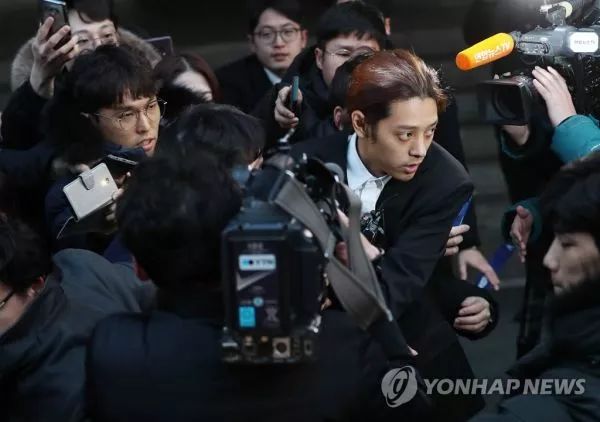 “这起丑闻，超出了韩国人近期记忆中的任何一起”！