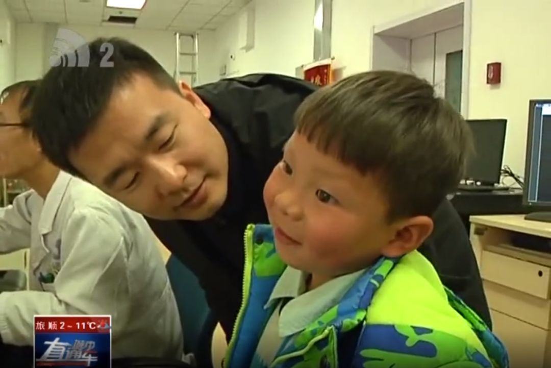 帮忙大小王|留守儿童手肿像水球大王帮忙查明病因