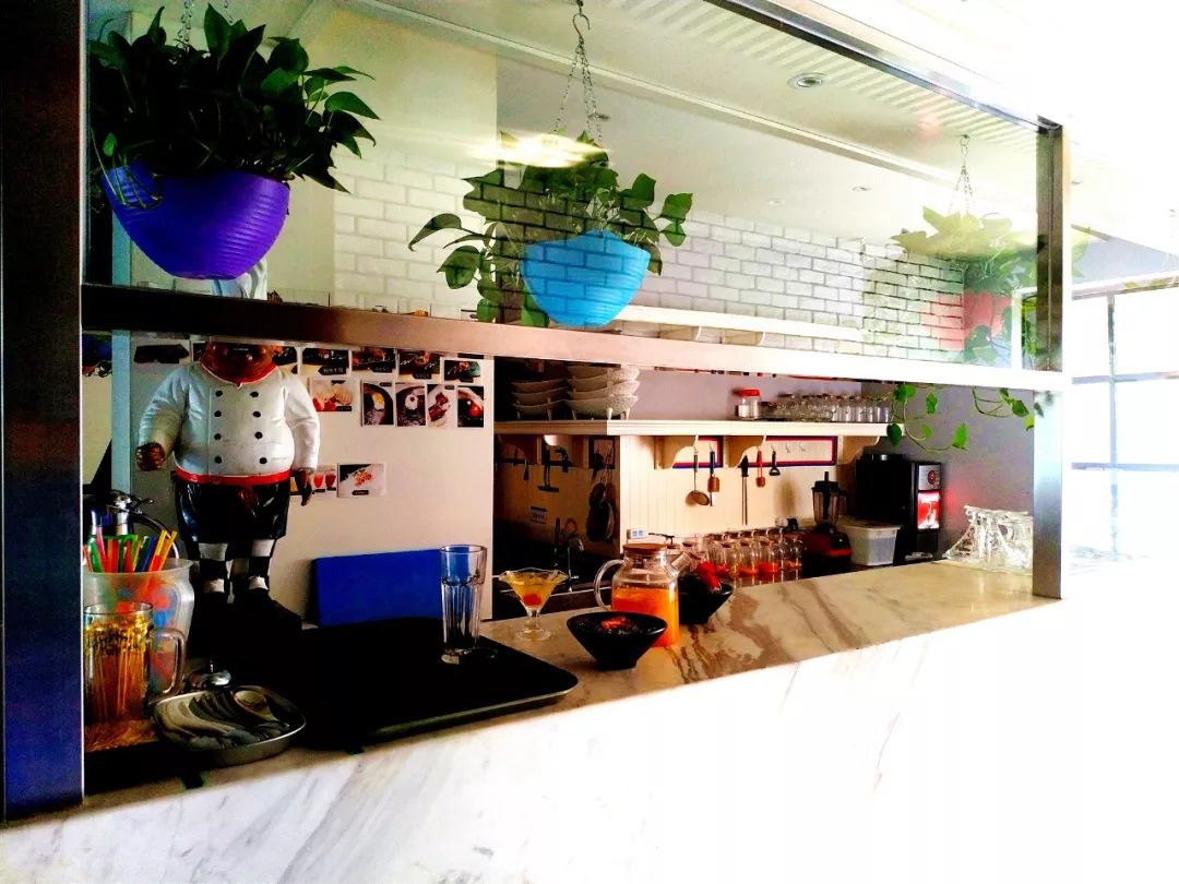 哈尔滨独家私藏の日料，99元抢原价288元套餐，挪威三文鱼刺身厚切+肥牛寿喜锅+日式照烧鸡+金枪鱼沙拉+甜蜜加州卷…