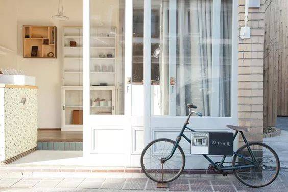 文艺中年的开店指南：小、可、爱