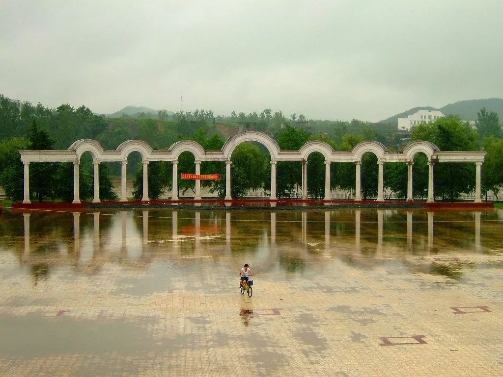 网吧和诊所编织起了南召县城丨小地方