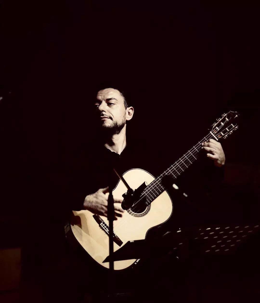 迭戈·冈巴格纳来长,带你领略古典吉他之美