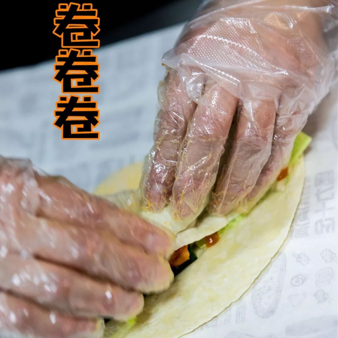 炸鸡汉堡披萨大餐,炸鸡汉堡跟披萨