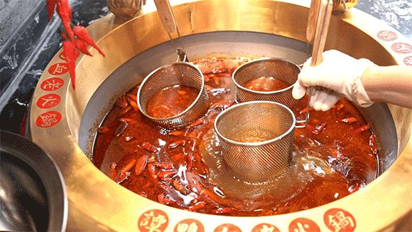 谭鸭血24小时营业,日均排队3h的谭鸭血来宁波了