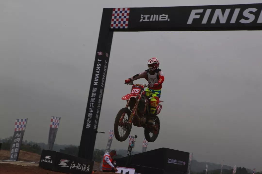 为美酒加点汽油—首届江小白J-SKYMAN越野摩托锦标赛见闻