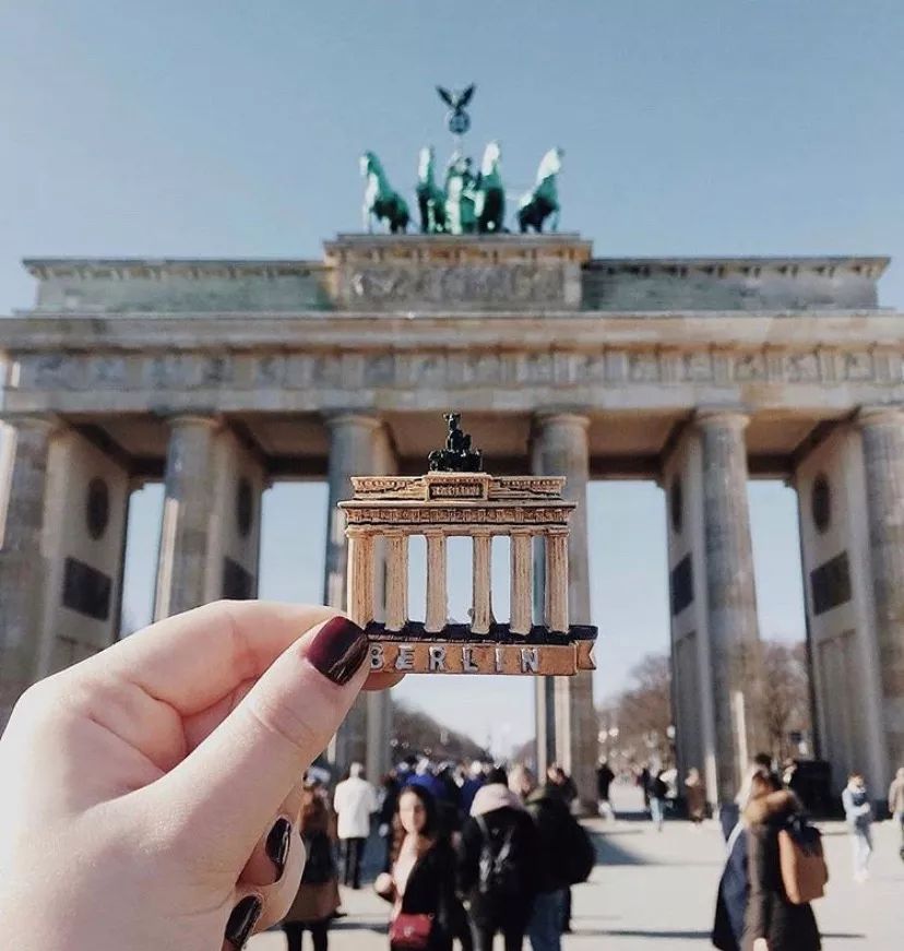 柏林展示身材,柏林很穷吗