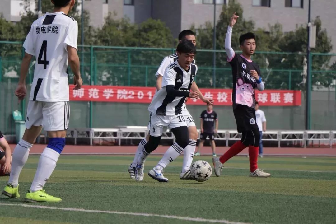 我们只是一群热爱足球的少年,我们这十年足球少年