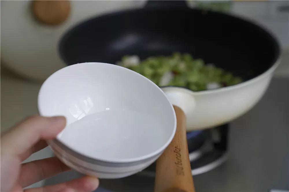 嫩蚕豆不带壳怎么吃,嫩蚕豆什么时候吃