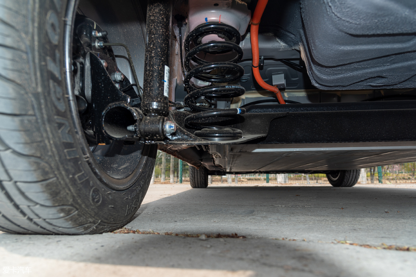 表现出乎意料好开不贵的入门级电动车比亚迪e1