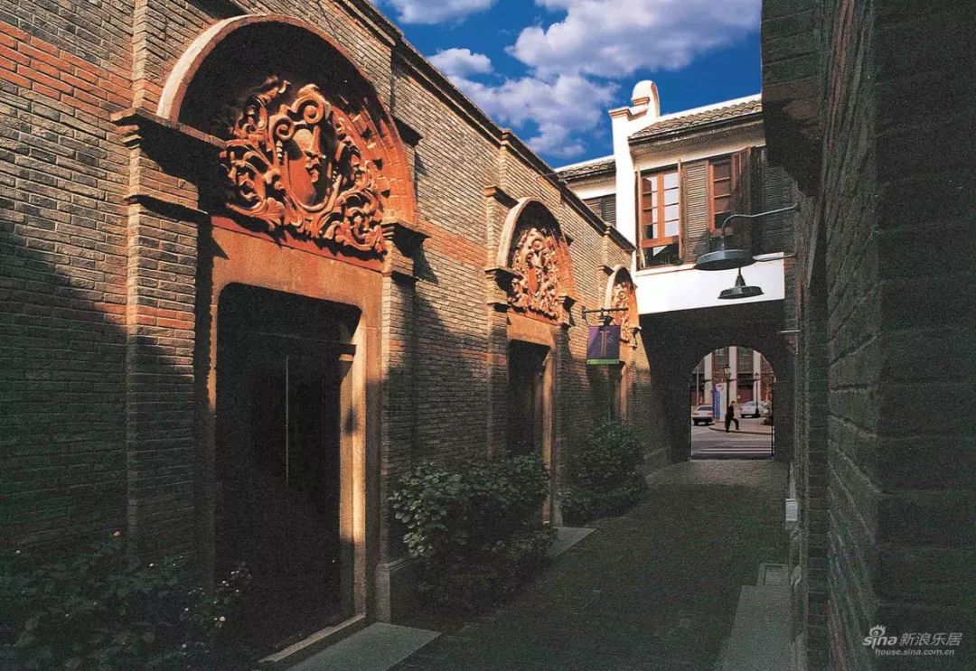 “轻轻咬破皮,慢慢吸汤汁”:这个德国人这么懂小笼包