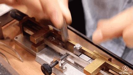 浙江首家！周杰伦为她谱曲、李佳琦连拍两个视频种草、让代购跑断腿的香水品牌来杭州了！