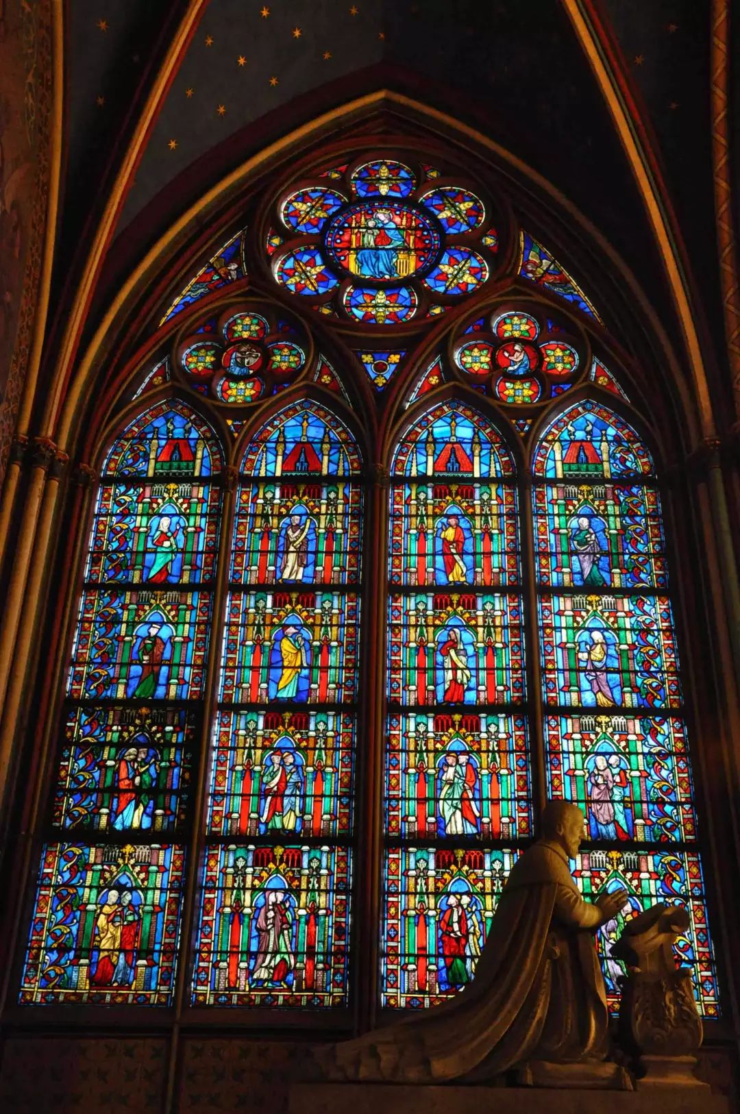 已筹7亿欧！欧洲奢侈品集团全力重修巴黎圣母院，老婆称想买包，为慈善…